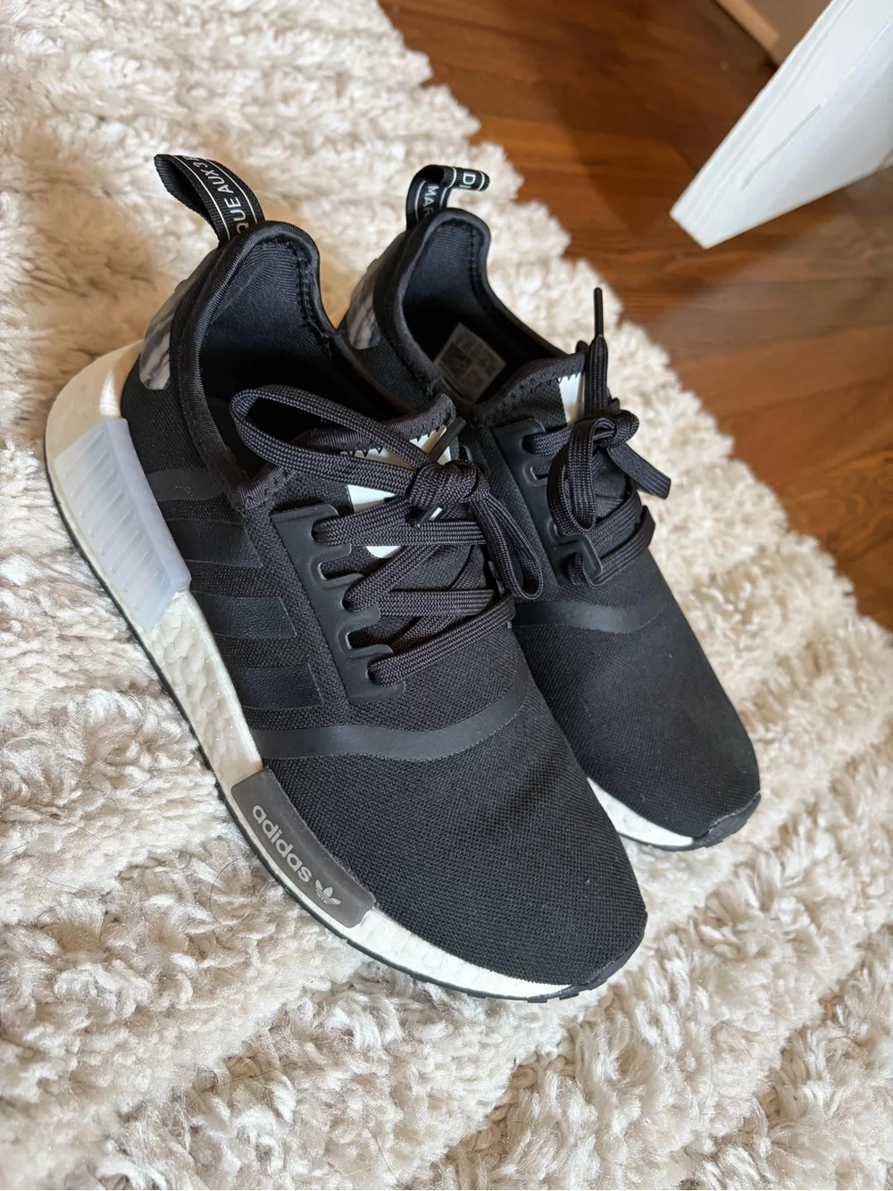 adidas sleek black